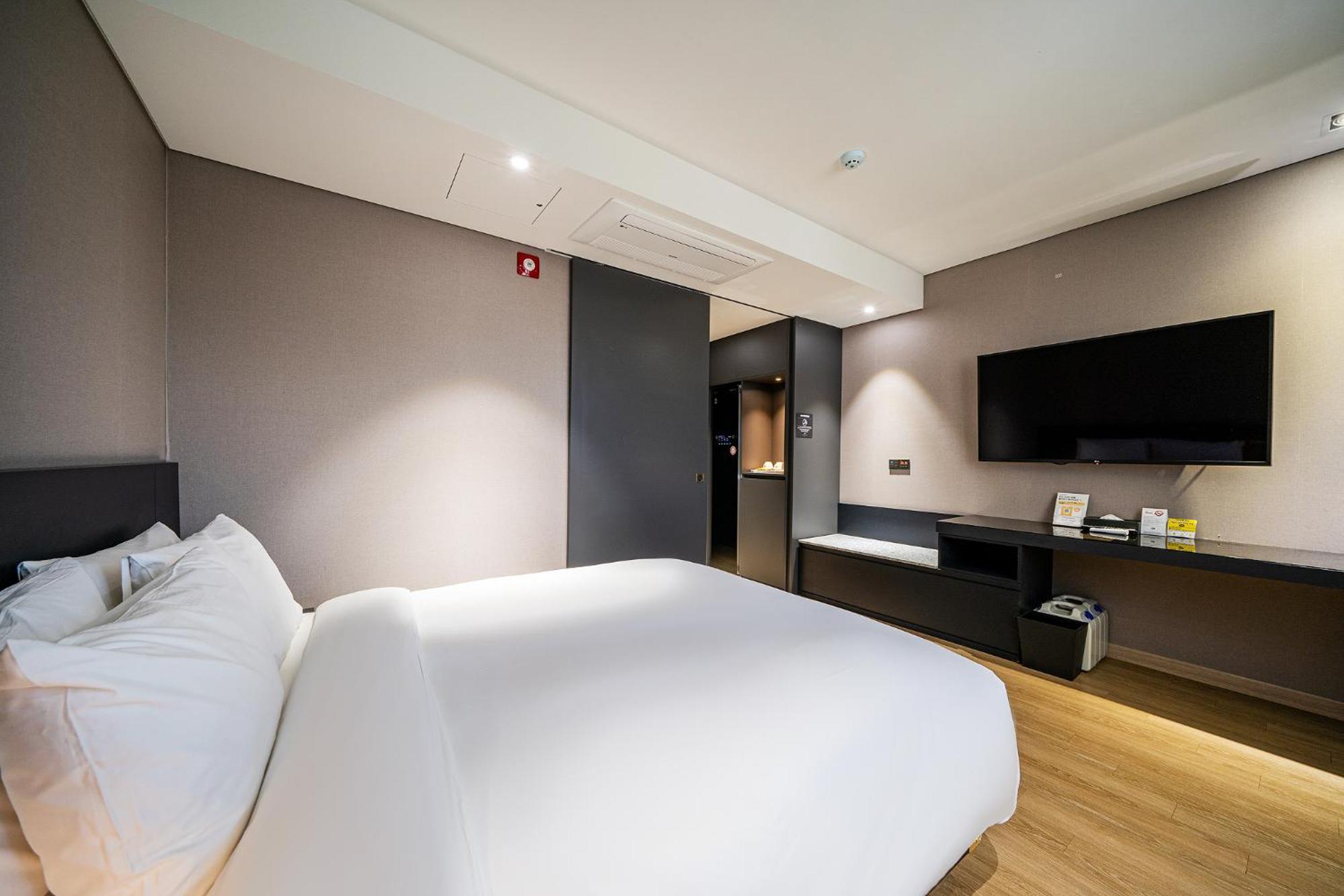 Rivertain Hotel Gyeongju Exterior photo