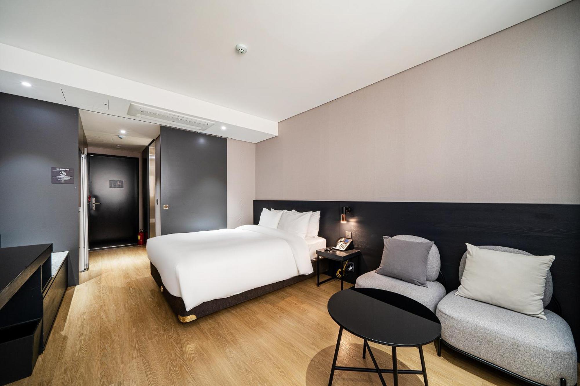 Rivertain Hotel Gyeongju Exterior photo