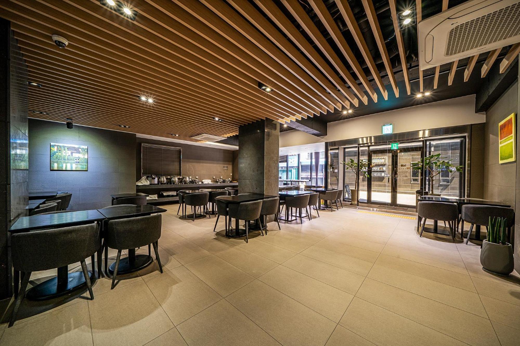Rivertain Hotel Gyeongju Exterior photo