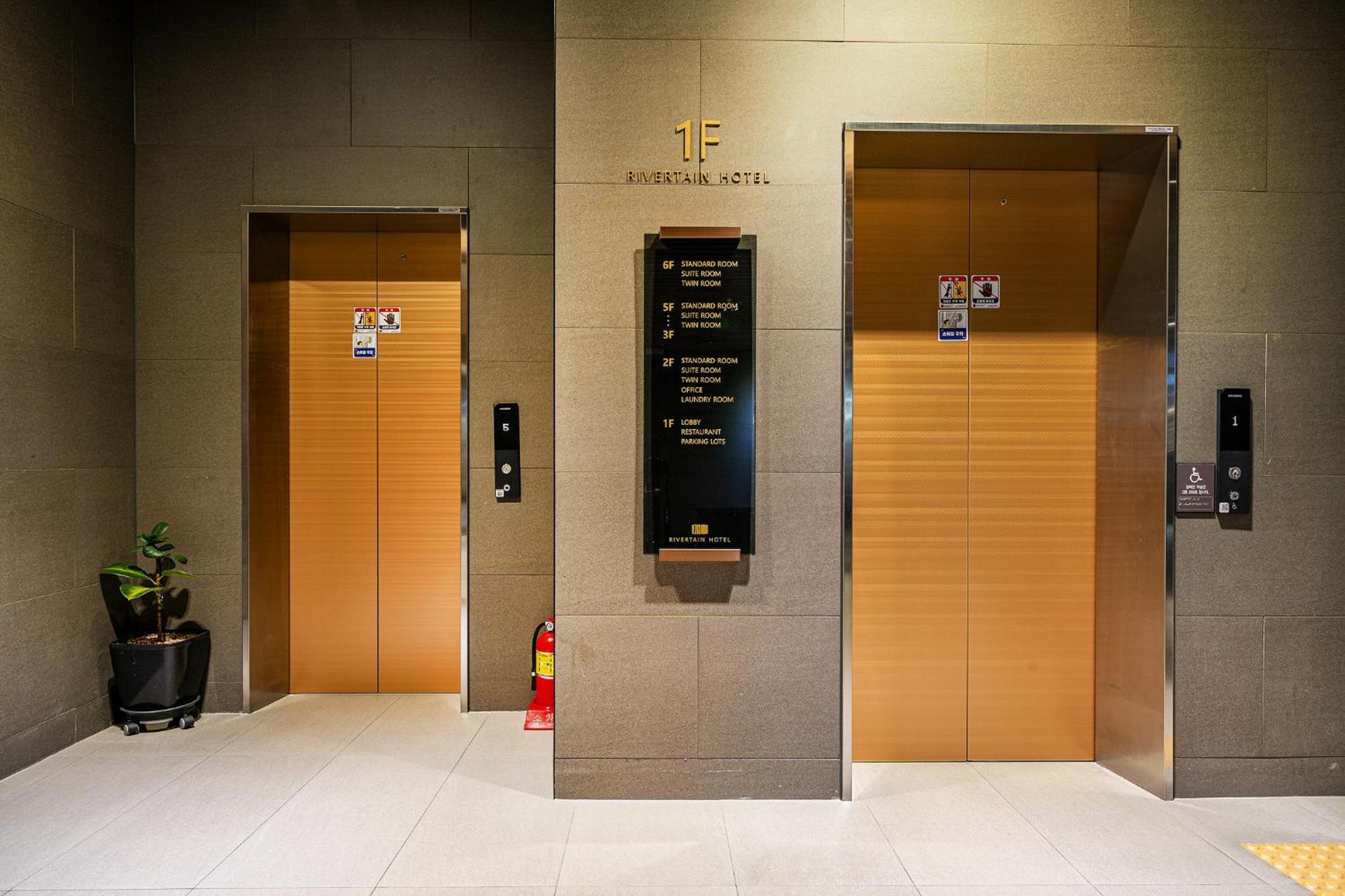 Rivertain Hotel Gyeongju Exterior photo